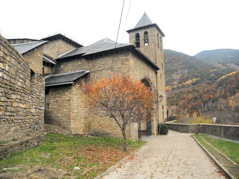 ▷ TORLA » Qué ver y hacer. A los pies del Monte Perdido Castillo de Torla