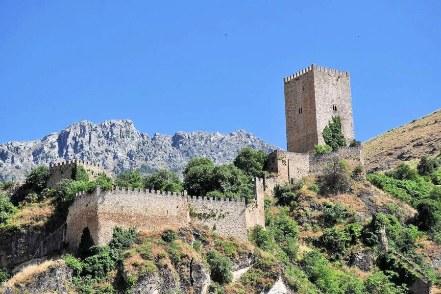 ▷ CAZORLA » Qué ver y hacer en este agradable pueblo Castillo de la Yedra