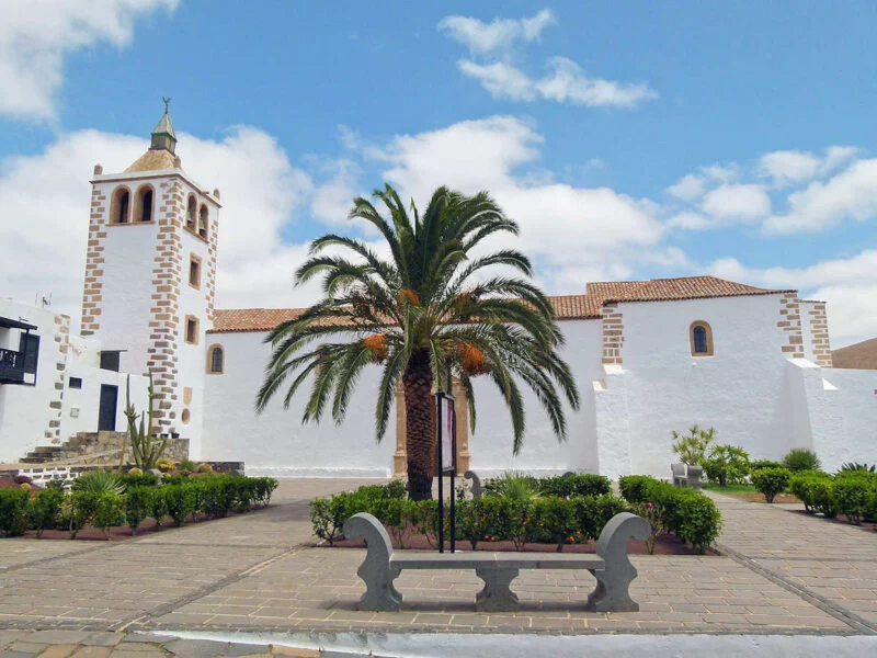 ▷ BETANCURIA » Descubre Qué Ver y Qué Hacer. Guía. Catedral de Santa María en Betancuria