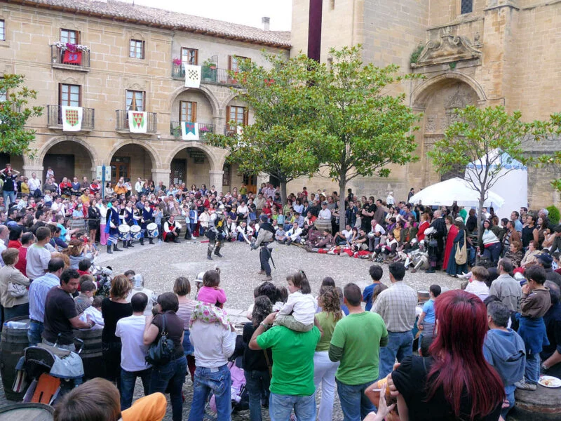 ▷ BRIONES » Qué ver y hacer en este pueblo medieval Festividades en Briones