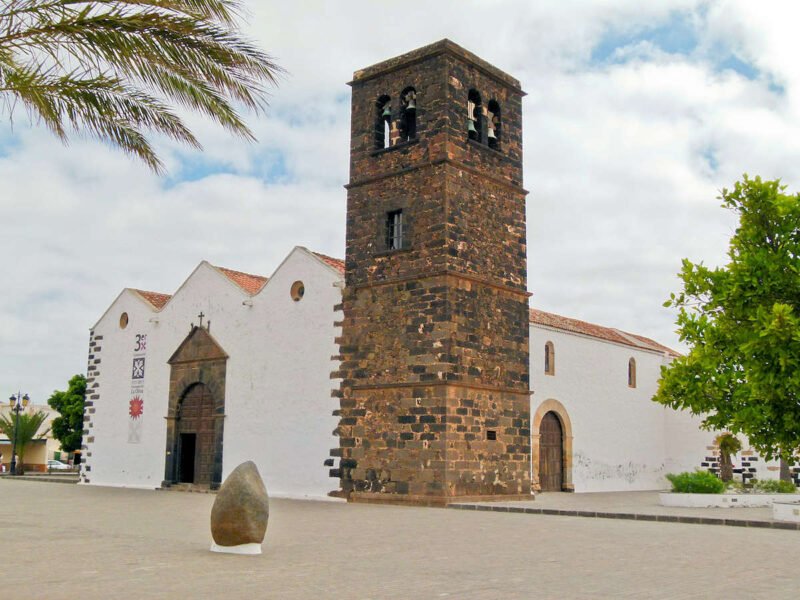 ▷ LA OLIVA » Qué ver y hacer en este paraíso natural Iglesia Nuestra Señora de la Candelaria