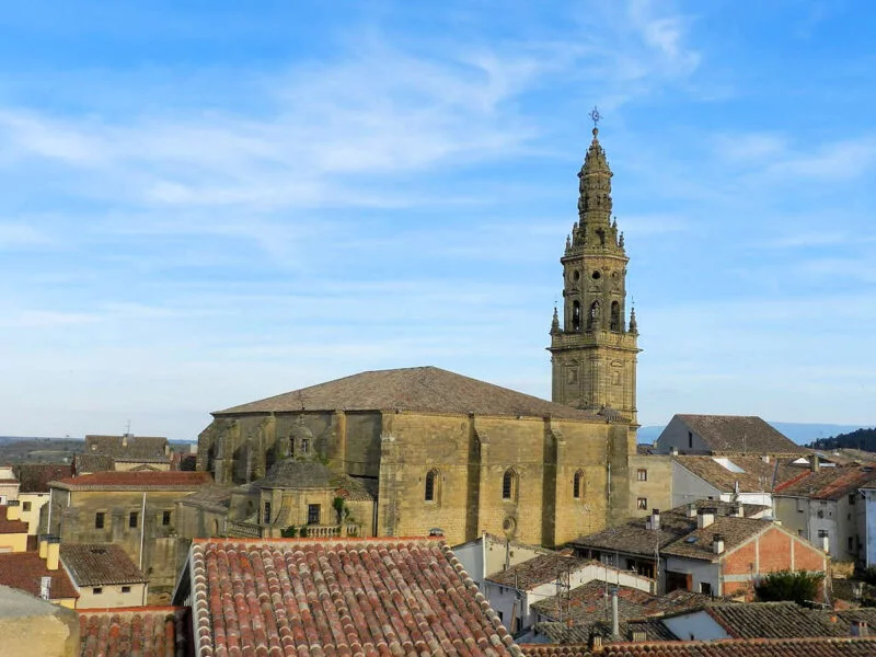 ▷ BRIONES » Qué ver y hacer en este pueblo medieval Iglesia de Nuestra Señora de la Asunción en Briones