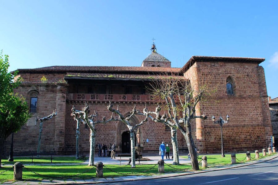 ▷ EZCARAY » Qué ver y hacer en este pueblo de la Alta Rioja Iglesia de Santa María la Mayor