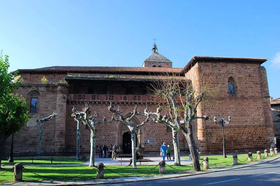 ▷ EZCARAY » Qué ver y hacer en este pueblo de la Alta Rioja Iglesia de Santa María la Mayor