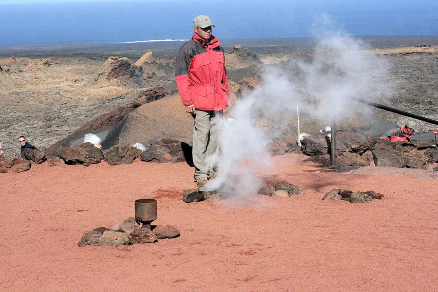▷ TINAJO » Qué ver y hacer. Pueblo del archipiélago canario. Islote de Hilario en Timanfaya