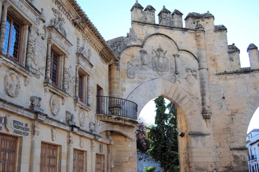 ▷ BAEZA » Qué ver y qué hacer, su historia a través del arte Puerta de Jaén en Baeza