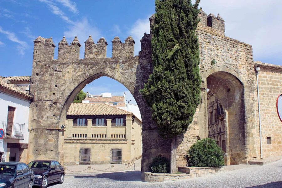 ▷ BAEZA » Qué ver y qué hacer, su historia a través del arte Puerta de Jaén y Arco de Villalar