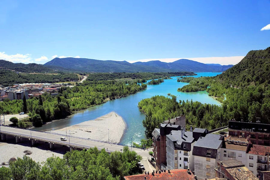▷ AÍNSA » Qué ver y hacer en esta preciosa villa oscense Río Cinca en Aínsa