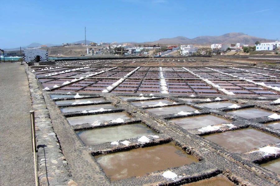 ▷ ANTIGUA » Qué ver y hacer en esta villa con encanto Salinas del Carmen