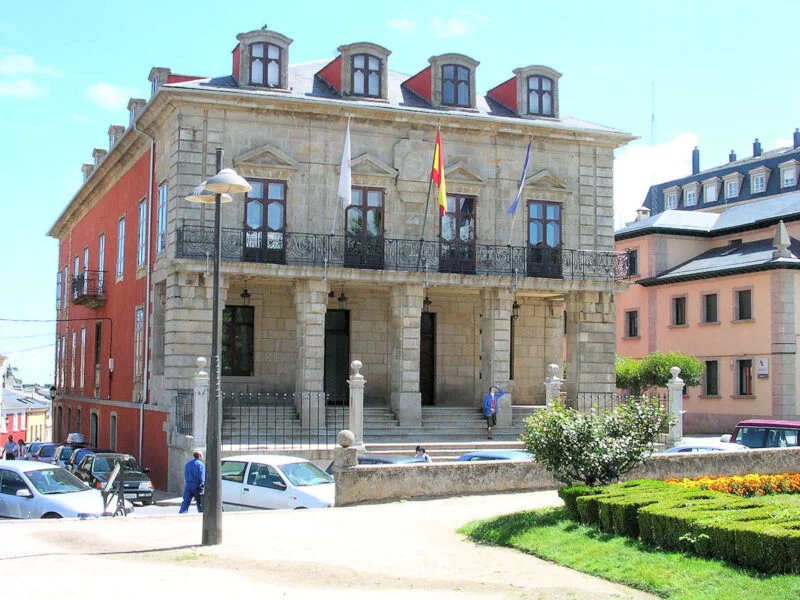 ▷ RIBADEO » Qué ver y hacer en esta preciosa villa gallega Ayuntamiento de Ribadeo