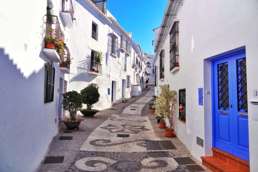 ▷ FRIGILIANA » Qué ver y hacer en esta joya de Málaga Calles de Frigiliana