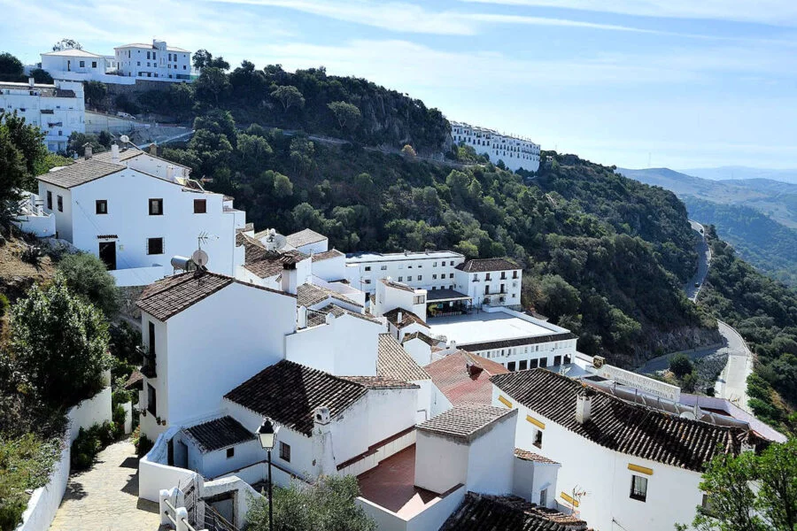 ▷ CASARES » Qué ver y hacer en este pueblo blanco andaluz Casares en Málaga
