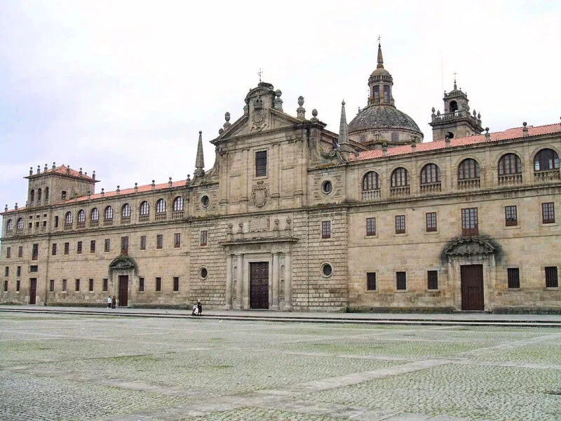 ▷ MONFORTE DE LEMOS » Qué ver y hacer en la villa lucense Colegio Nuestra Señora de la Antigua