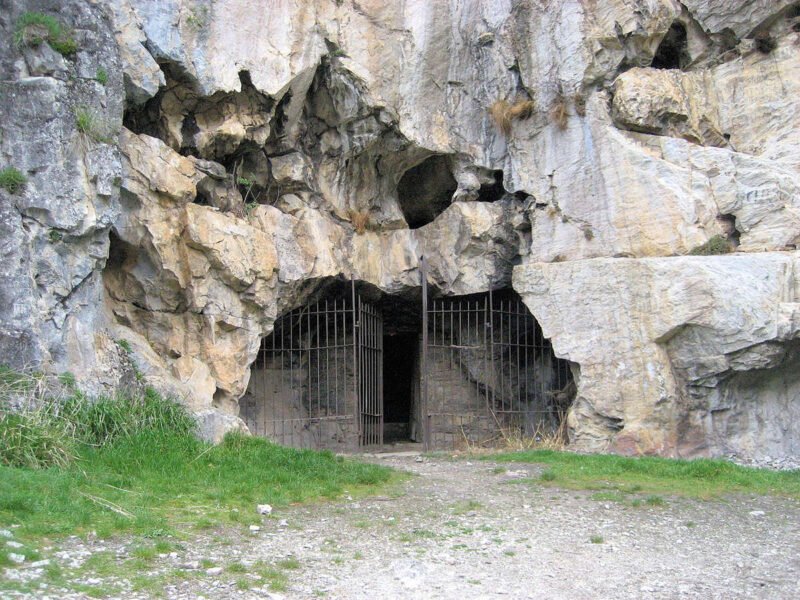 Cueva de San Genadio