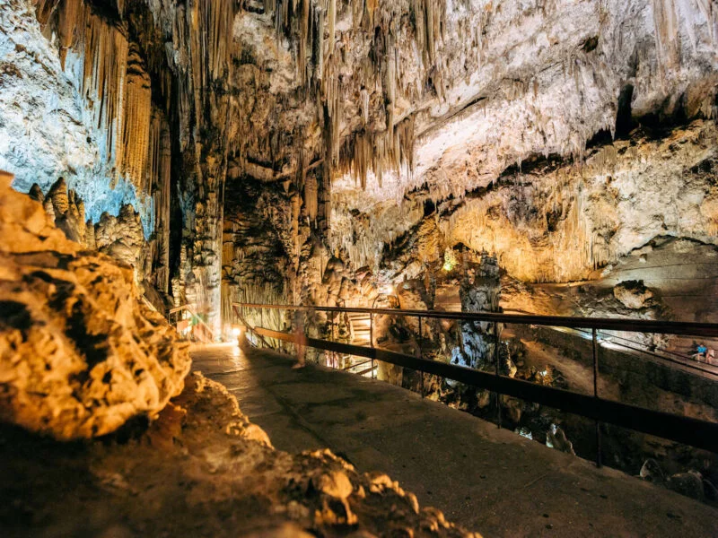 ▷ NERJA » Descubre qué ver y hacer en este pueblo costero Cuevas de Nerja