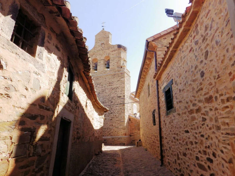▷ CASTRILLO DE LOS POLVAZARES » Qué ver y hacer Iglesia de San Juan Bautista