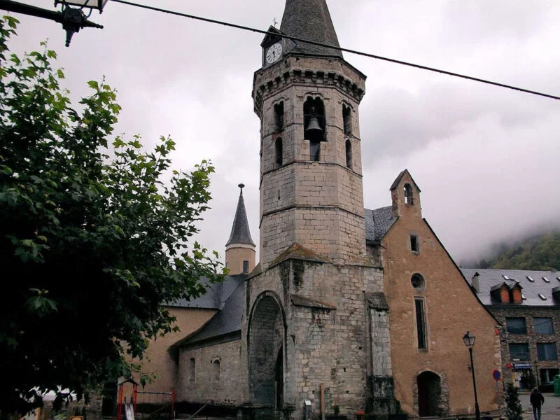 ▷ VIELHA » Qué ver y hacer en este mágico entorno natural Iglesia de Sant Miqueu
