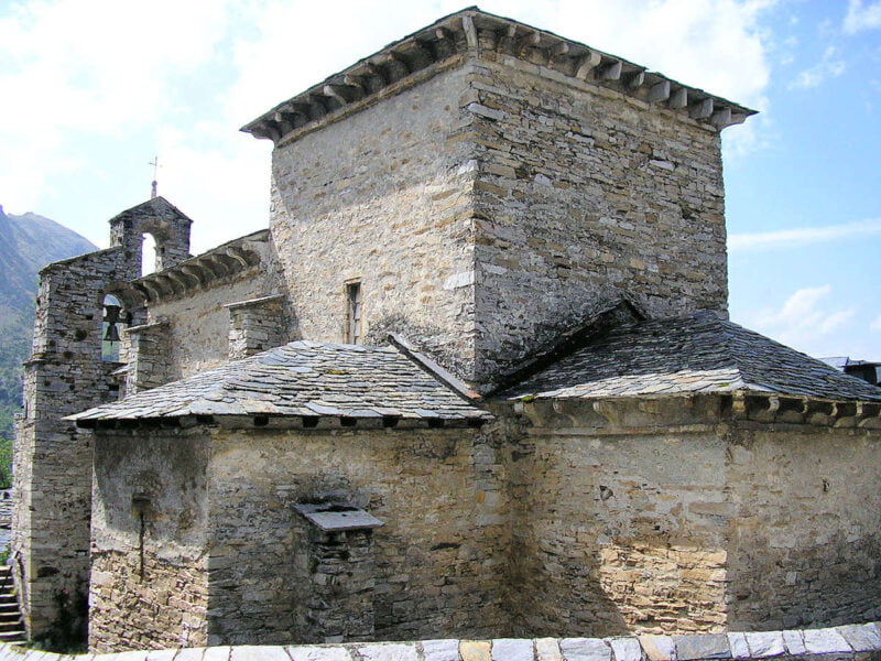 Iglesia de Santiago en Peñalba de Santiago