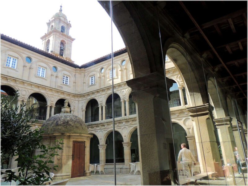 ▷ MONFORTE DE LEMOS » Qué ver y hacer en la villa lucense Interior Monasterio de San Vicente del Pino