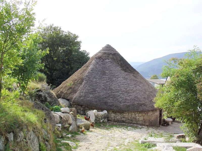 ▷ PIORNEDO » Qué ver y hacer en la comarca de Os Ancares Museo en Piornedo