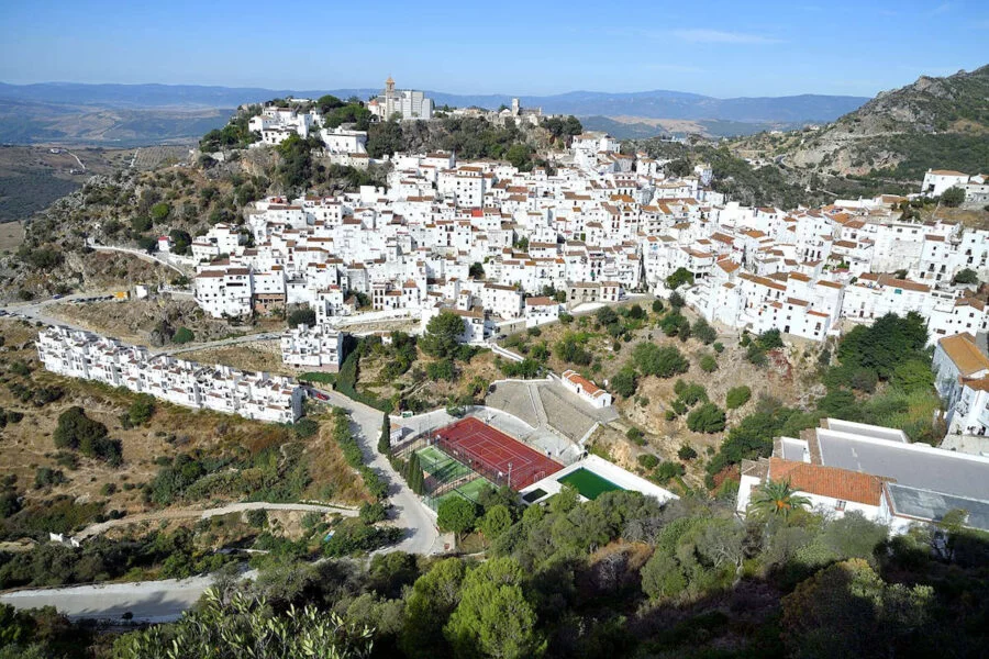 ▷ CASARES » Qué ver y hacer en este pueblo blanco andaluz Visitar Casares en Málaga