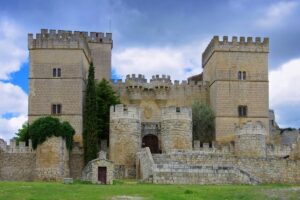 AMPUDIA-Pueblos de Palencia. Foto por Depositphotos.