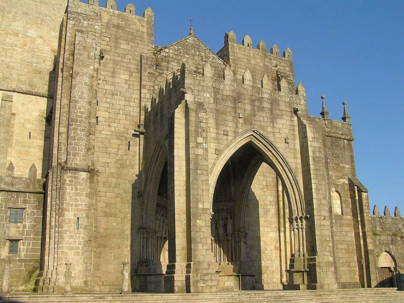 ▷ TUI » Qué ver y hacer en este hermoso poblado gallego Catedral de Tui