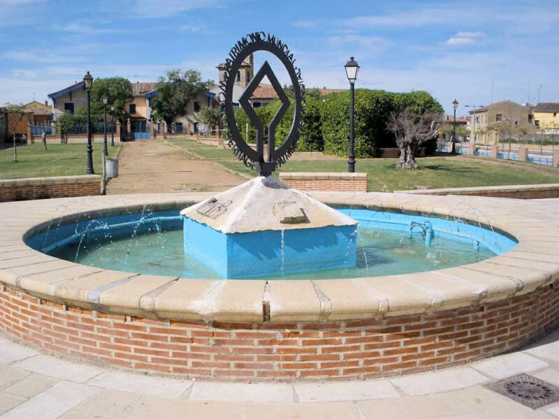 ▷ FRÓMISTA » Qué ver y visitar en este pueblo leonés Fuente en Frómista