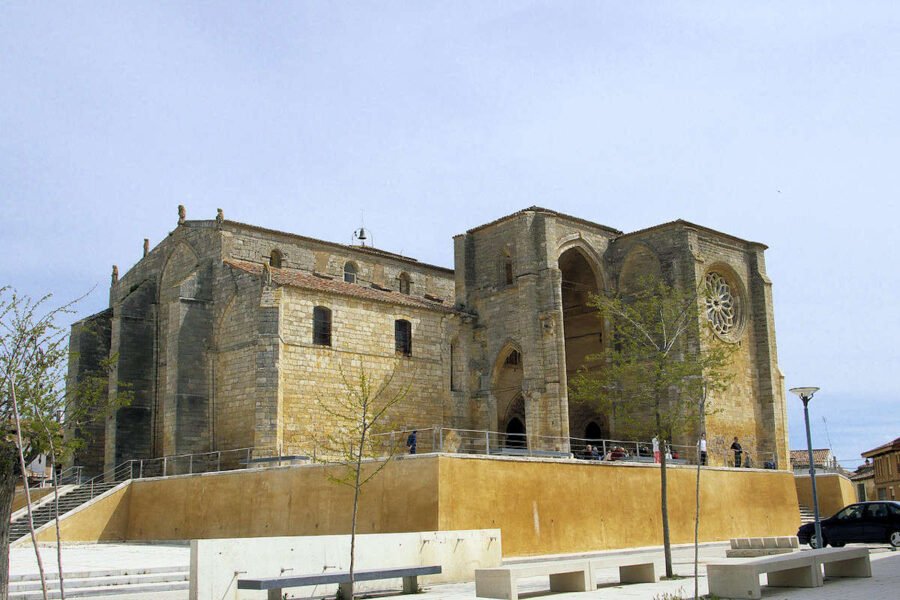 Iglesia de Santa María la Blanca en Villalcázar de Sirga