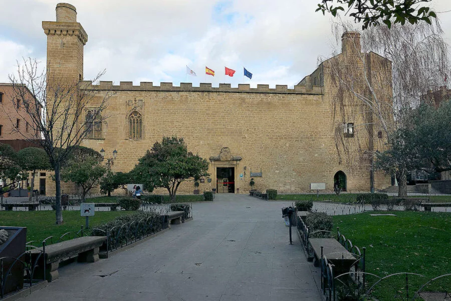 ▷ OLITE » Descubre qué ver y hacer en este pueblo medieval Palacio viejo de Olite