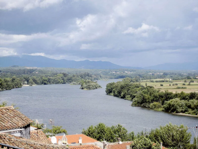 ▷ TUI » Qué ver y hacer en este hermoso poblado gallego Rio Miño en Tui
