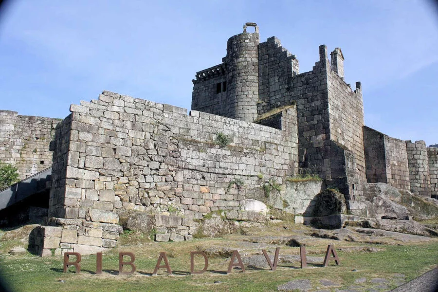 ▷ RIBADAVIA » Qué ver y hacer en la comarca del Ribeiro Castillo de Ribadavia
