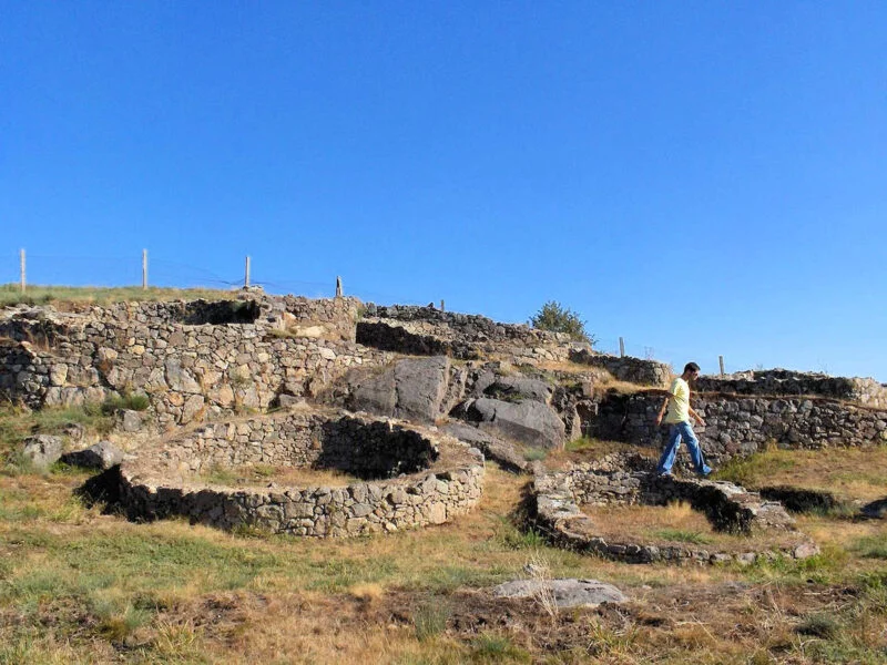 ▷ CELANOVA » Qué ver y hacer. Conoce la historia y cultura Castromao de Celanova