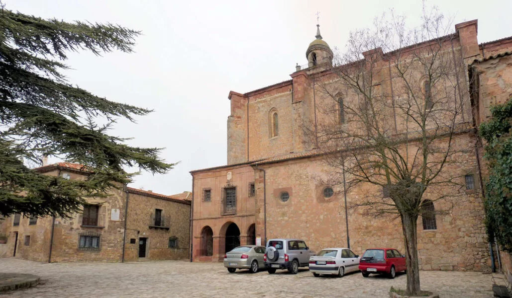 ▷ MEDINACELI » Qué ver y hacer. Pueblo medieval numantino Colegiata de Medinaceli
