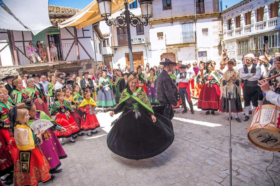 ▷ CANDELARIO » Qué ver y hacer en este fascinante poblado Festividades en Candelario