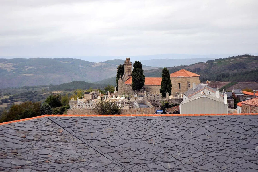 ▷ CASTRO CALDELAS » Qué ver y hacer en la Ribeira Sacra Iglesia de Santa Isabel