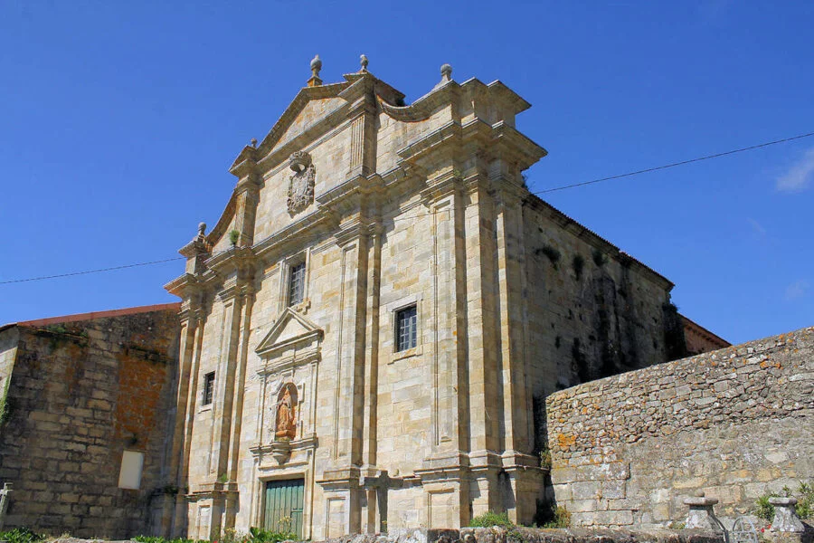 ▷ OIA » Qué ver y hacer en este maravilloso entorno natural Monasterio de Oia