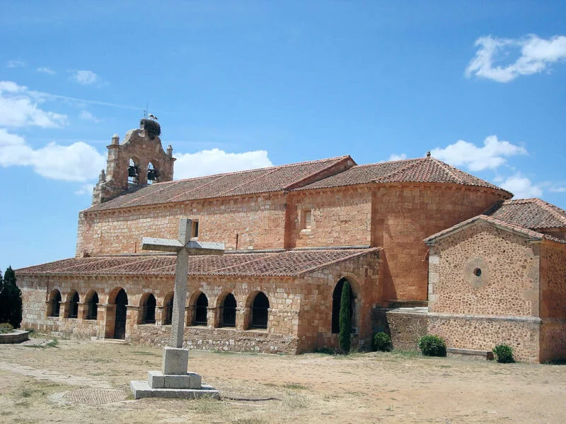 ▷ AYLLÓN » Qué ver y hacer en este bello pueblo segoviano Santa María de Riaza