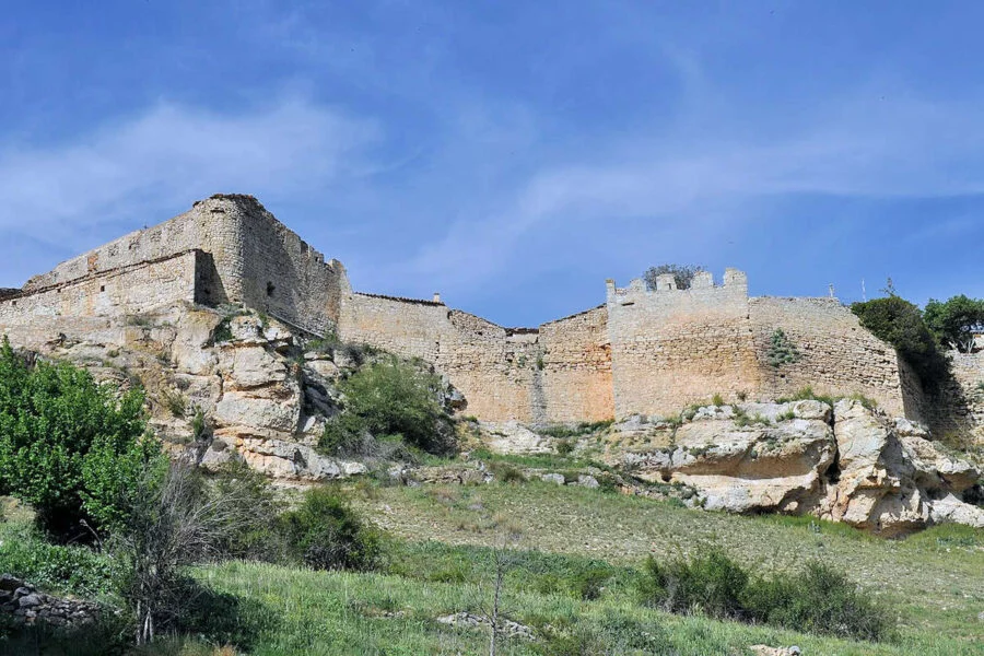 ▷ RELLO » Qué ver y hacer. Pequeño poblado amurallado Castillo de Rello