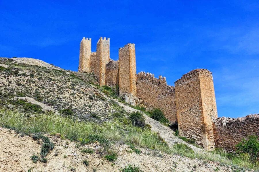 ▷ ALBARRACÍN » Qué ver y hacer en la comarca de la Sierra Fortificación del Castillo de Albarracín