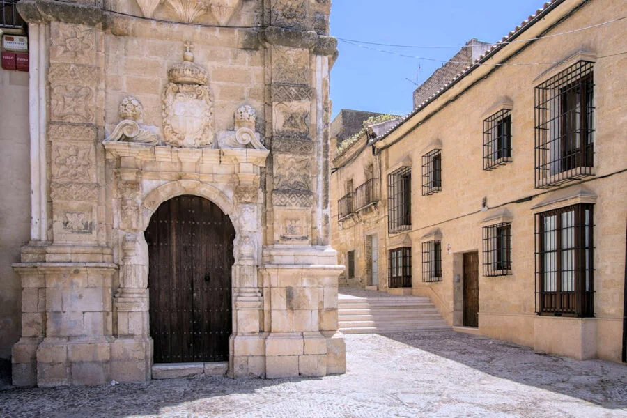 ▷ OSUNA » Qué ver y hacer en este bello pueblo sevillano Plaza de la Merced en Osuna