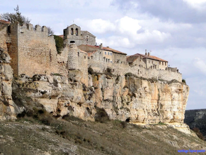 ▷ RELLO » Qué ver y hacer. Pequeño poblado amurallado Rello en Soria