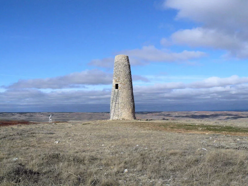 ▷ RELLO » Qué ver y hacer. Pequeño poblado amurallado Torre del Tiñón