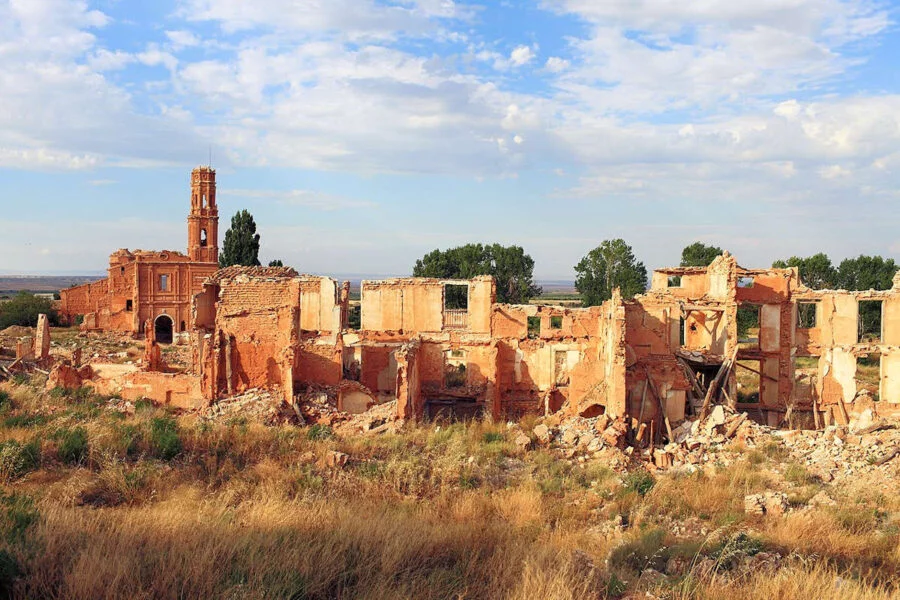 ▷ BELCHITE VIEJO » Qué ver y hacer. Descubre su historia Convento San Rafael en Belchite Viejo