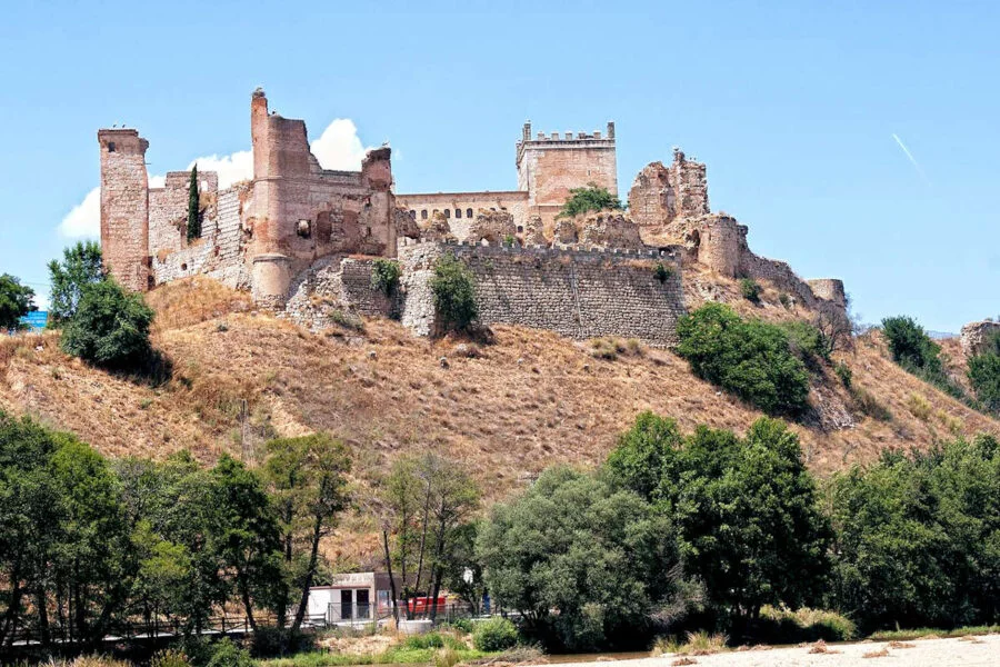 ▷ ESCALONA » Qué ver y hacer. Villa medieval amurallada Castillo de Escalona