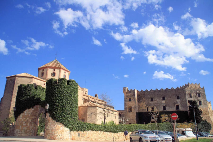 ▷ ALTAFULLA » Qué ver y hacer. Encantador poblado costero Castillo de los Monserrat