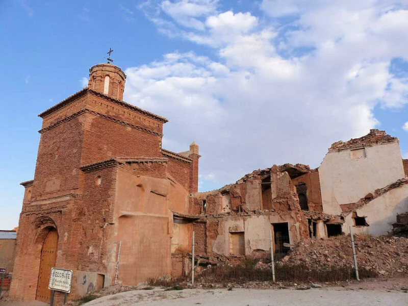 ▷ BELCHITE VIEJO » Qué ver y hacer. Descubre su historia Ciudad vieja de Belchite
