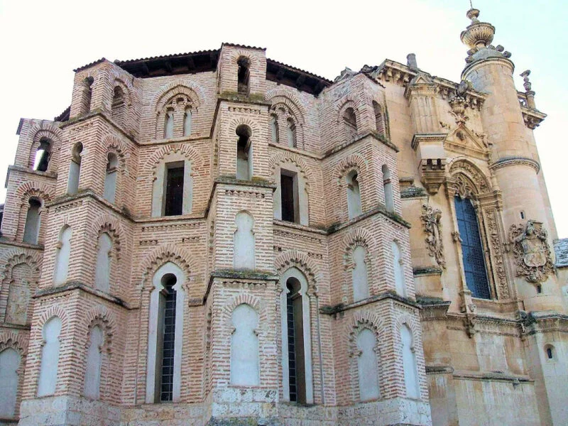 ▷ PEÑAFIEL » Qué ver y hacer. Pueblo vinícola y medieval Convento de San Pablo