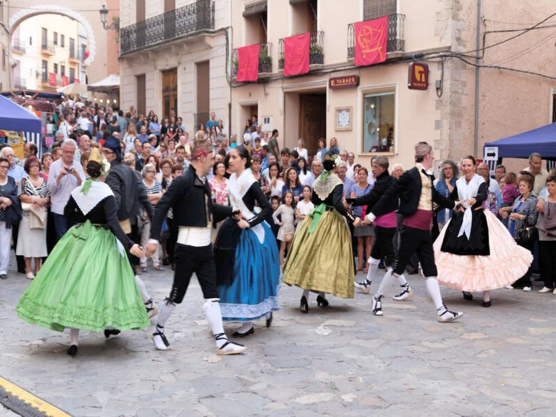 ▷ BOCAIRENT » Qué ver y hacer. Poblado excavado en la roca Festividades en Bocairent