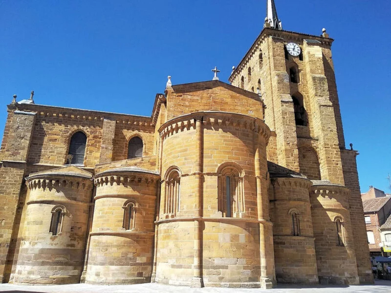 ▷ BENAVENTE » Qué ver y hacer. Paso del Camino de Santiago Iglesia de Santa María del Azogue en Benavente